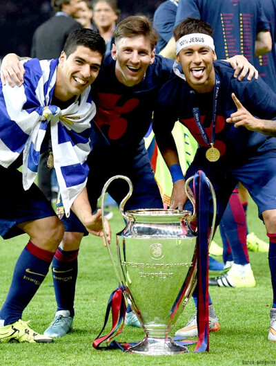 快船111-123尼克斯4坏消息！伦纳德崴脚，祖巴茨副作用，替补辣眼