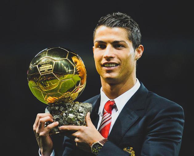 [图]徐新妙传古斯塔沃双响 上海海港3-1深圳新鹏城