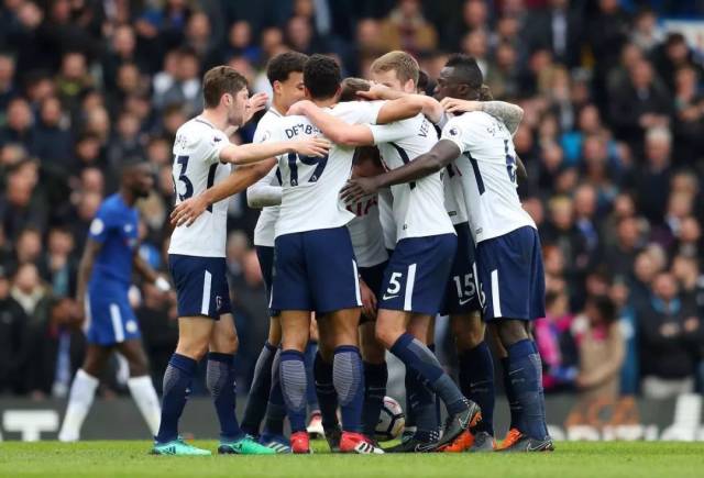 英超淘汰赛激战 英雄同场竞技